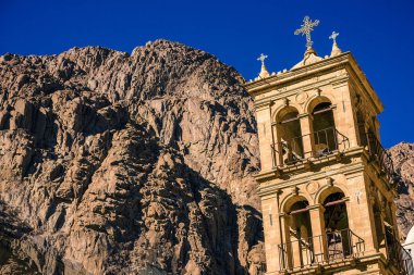 St. Catherine dağlarda Sina Yarımadası antik Manastırı çan kulesi