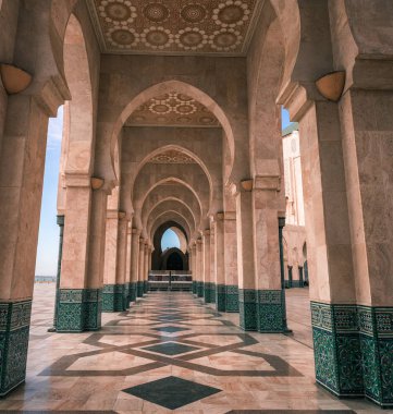 çok gizemli ve güzel kemer görkemli Hassan II Camii