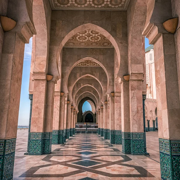 Arcos Increíblemente Misteriosos Hermosos Majestuosa Mezquita Hassan —  Fotos de Stock