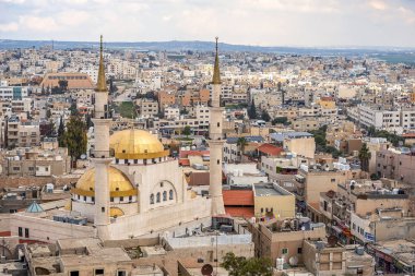 21/22/2019 Madaba, Ürdün, görünümü orta east.selective odak antik kentin yüksek minare ile merkezi ve en büyük Camii