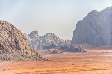 Ürdün kırmızı kum çöl Wadi Rum inanılmaz ay manzara. Wadi Rum, ay Vadisi olarak da bilinir, Ürdün-görüntü