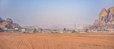 Ürdün kırmızı kum çöl Wadi Rum inanılmaz ay manzara. Wadi Rum, ay Vadisi olarak da bilinir, Ürdün-görüntü