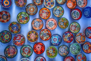 çeşitli kil plakaları ile Arap pazarında ticaret sayacı