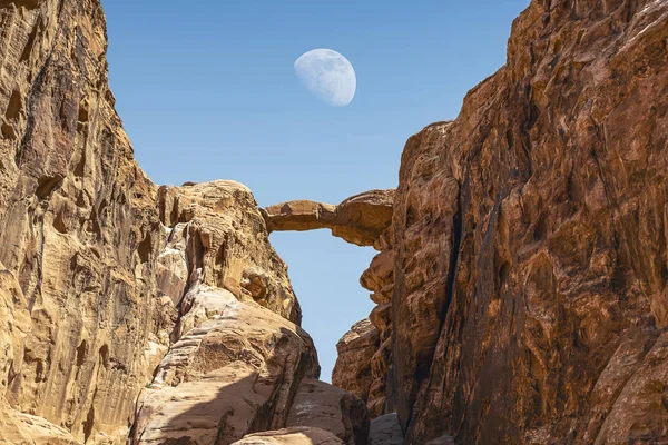 Burdah Rock Bridge Dans Incroyable Paysage Lunaire Wadi Rum Dans — Photo