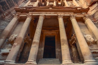 Al Khazneh mezarı inanılmaz ve mistik bir görünüm. Petra, Ürdün hazine mezarı-görüntü, seçici odak