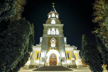 Gece arka plan üzerinde Antik tarihi Kutsal Transfiguration Katedrali. Ulusal öneme sahip mimari anıt