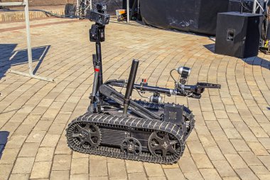 03/04/2019 Kiev, Ukrayna, Amerikan askeri robot Talon, Foster-Miller tarafından Ukrayna'nın başkentinde sergide mayın değişimi için geliştirilen