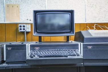 06/05/2019 Tahran, İran, Casusluk Den İçişleri Spywar bir sürü ile Tahran'da eski ABD Büyükelçiliği'nde barındırı