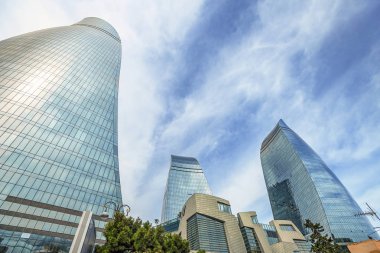 05/05/2019 Bakü, Alev Kuleleri'nin güzel manzarası, Bakü'nün ikonik binaları, Aşağı panorama