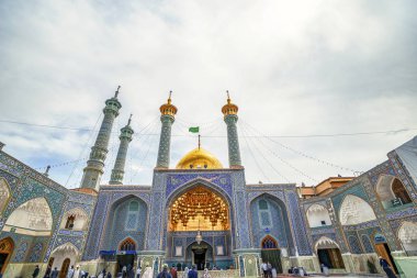 07/05/2019 Qom,Qom Provinceiran, Aazam Camii'nin avlusu, Meşhed'den sonra İran'ın en kutsal ikinci kenti olan Fatima Masumeh Türbesi'nin içinde havuzlu.