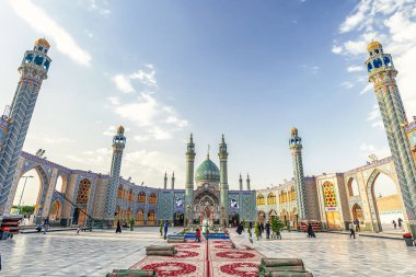 07/05/2019 Keşanfahan Provinceiran, günün şafağında Muhammed Helal Türbesi'nin manzarası. ayrıntılı bir dekoratif ve renkli bindirme ile kaplıdır