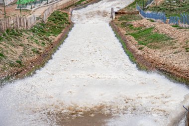 Chelgerd, Chaharmahal ve Bahtiyari Eyaleti'ndeki Kouhrang su Tüneli