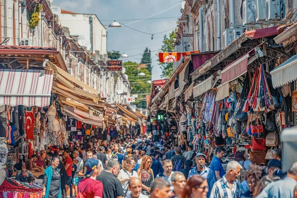 2019 Istambul Türkei Überfüllte Straße Mit Vielen Menschen Großen Basar — Stockfoto