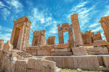 Hadish Sarayı, İran'da eski Pers Achaemenid İmparatorluğu'nun eski başkenti, antik Pers polis kompleksi biri