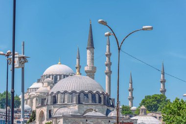 26.05.2019 İstanbul, Sultan Ahmet Camii olarak da bilinen Sultan Camii'ne standart ve turistik bir bakış. bir kartpostal olarak turist görüntü