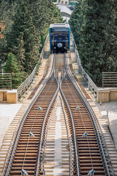 2019 Bakú Azerbaiyán Vista Sobre Nueva Vía Funicular Con Coche —  Fotos de Stock