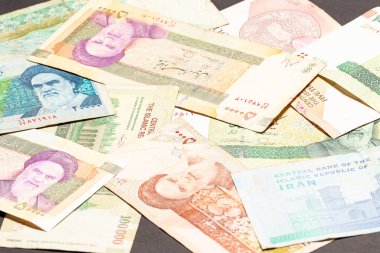 Ruhollah Humeyni 'yi tasvir eden İran parası ve kopyalama alanı