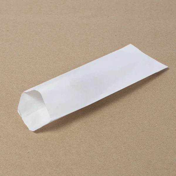 Attrappe Von Recyceltem Kraftpapier Weiße Einkaufstasche Für Mittagessen Oder Lebensmittel — Stockfoto