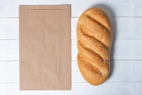 Klassiek Brood Een Stoompakket Dat Gemaakt Van Gerecycled Materiaal Een — Stockfoto