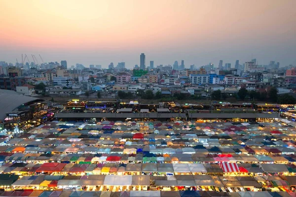 2020 Bangkok Tajlandia Top View Train Night Market Ratchada Talad — Zdjęcie stockowe