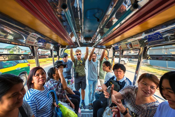 2020 Bangkok Tailândia Vista Dentro Songthaew Pessoas Dentro Songthaew Mini Fotos De Bancos De Imagens Sem Royalties