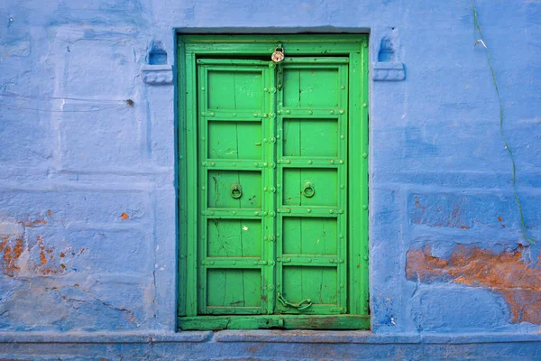 Indien Jodhpur Otroliga Snidade Fönster Och Dörrar Gatorna Den Blå — Stockfoto