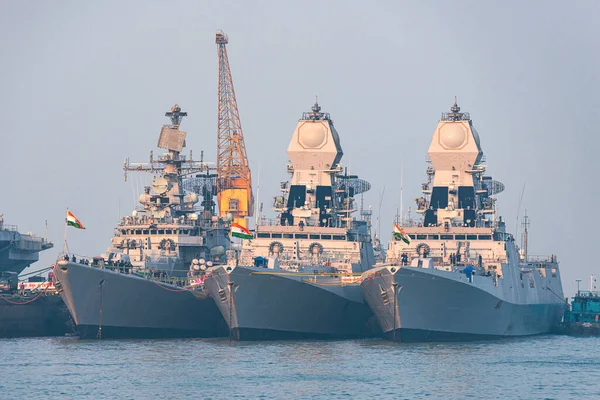 2020 Мумбаи Индии Три Военных Корабля Вмс Индии Стоящие Якоре Лицензионные Стоковые Изображения