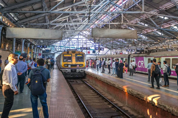 2020 Mumbai Inde Terminus Chhatrapati Shivaji Surpeuplé Chemin Fer Banlieue — Photo