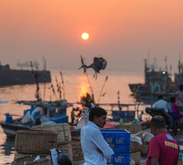 2020 Мумбаи Индия Суета Торговцев Перевозчиков Начале Рабочего Дня Самом — стоковое фото