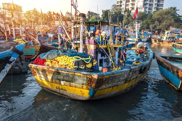 2020 Mumbai India Goleta Pescadores Muelle Los Muelles Mumbai Sassoon — Foto de Stock