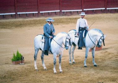 16 Haziran'da 2012 yılında Jerez de la Frontera, gerçek Binicilik gala düzenledi. İki atlı beyaz at safkan yüzyüze monte 