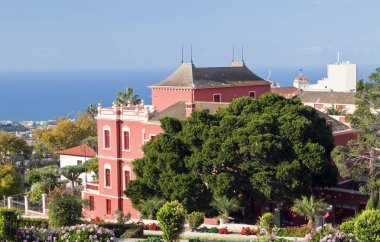 Turuncu İspanyol şehir, La Orotava içinde bulunan bir sömürge ev bahçe yolu 