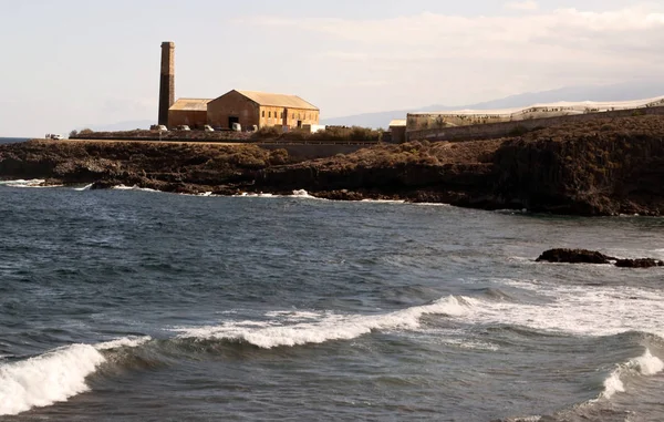 Pohled Továrny Skalnaté Pláže Caleta Španělském Ostrově Tenerife — Stock fotografie