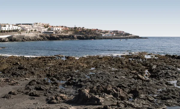 Weergeven Van Een Strand Met Golven Spaanse Stad Van Puerto — Stockfoto