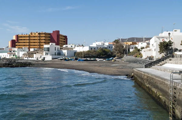 Weergeven Van Een Strand Met Golven Spaanse Stad Van Puerto — Stockfoto