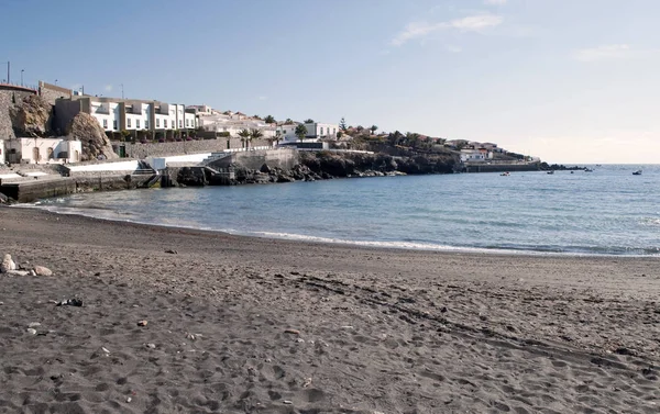 Weergeven Van Een Strand Met Golven Spaanse Stad Van Puerto — Stockfoto