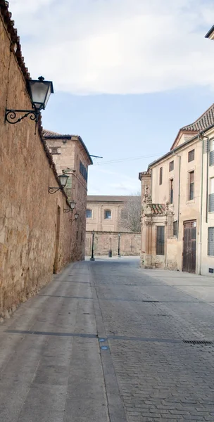 Strada Asfaltata Vecchie Case Lampade Nella Città Spagnola Toledo Sullo — Foto Stock