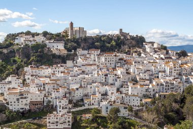Casares Andalusia dağlarında