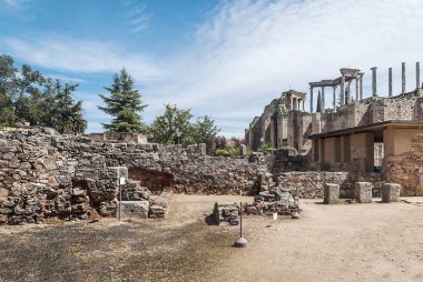 İspanya 'nın Merida şehrinde Roma harabeleri