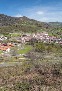 Asturias 'taki Cangas de Onis köyü