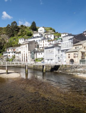 Luarca köyde Asturias, İspanya