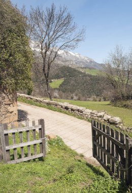 İspanya 'nın kuzeyindeki Mogrovejo köyü