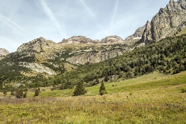 Pireneler Deki Benasque Vadisindeki Dağlar — Stok fotoğraf