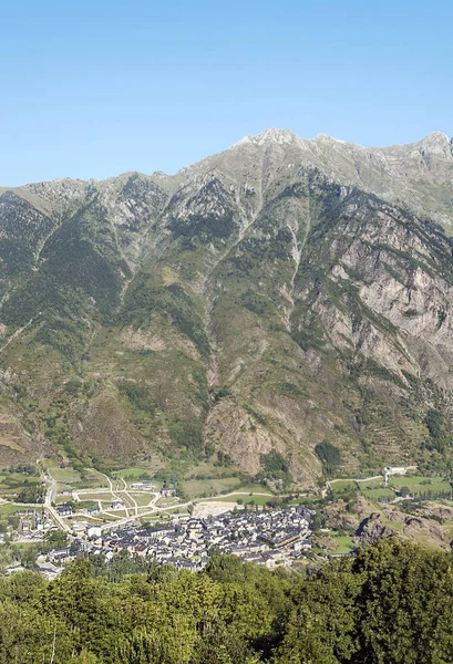 Villaggio Benasque Sulle Montagne Dei Pirenei — Foto Stock