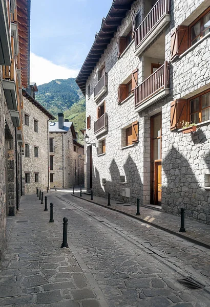 Aldeia Benasque Nas Montanhas Dos Pirenéus — Fotografia de Stock