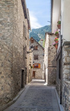 Pireneler dağlarındaki Benasque köyü.