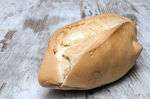 Brot Umgeben Von Rustikalem Hintergrund — Stockfoto