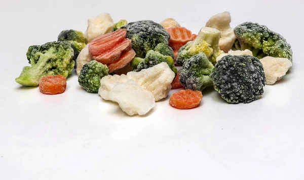 Légumes Servis Sur Une Assiette Entourée Fond Blanc — Photo