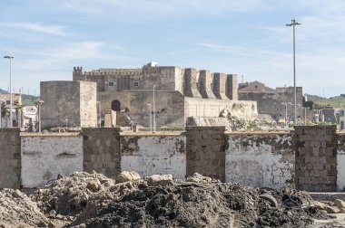 Güney İspanya 'daki Tarifa kalesinin kalıntıları.