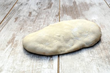 Kırsal arkaplanla çevrili ekmek